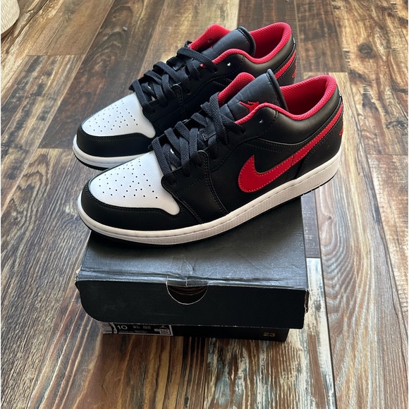 Air Jordan one low - Picture 2 of 3